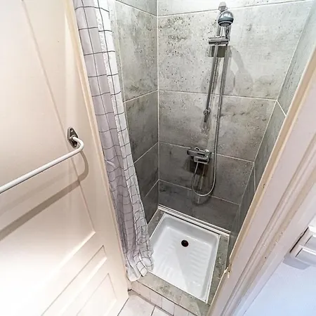 Apartment Chez Florence- Cosy 2 Pers-metro Grange Blanche